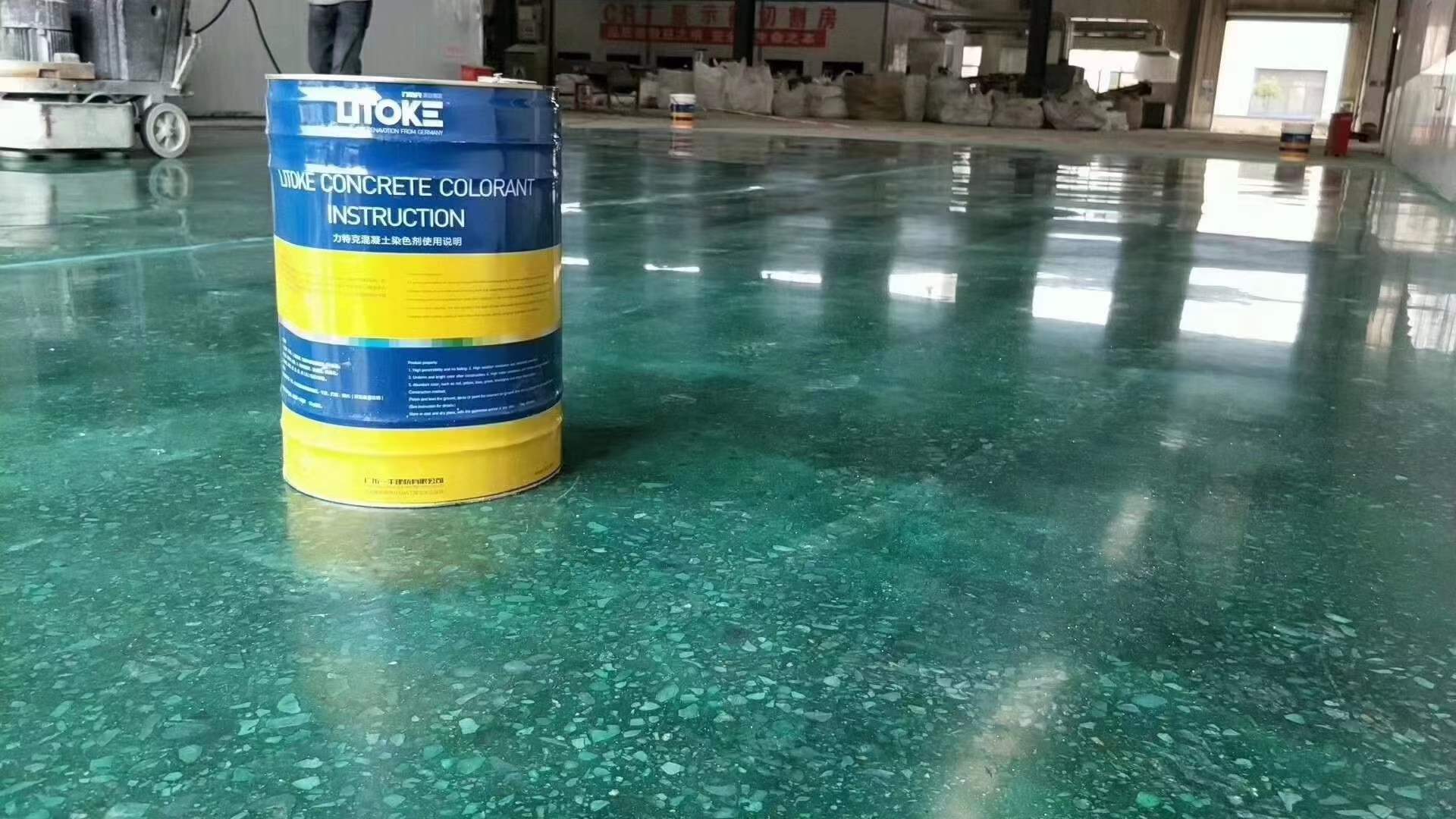 亮而不滑的地坪拋光液，濃縮滲透型地坪光亮劑！